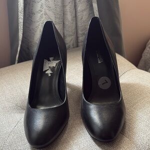 Michael Kors Black Leather Heels Timeless Elegance